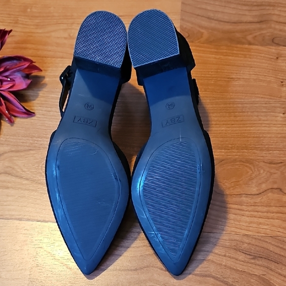 Women's Black Faux Suede Heels Size 9.5 - Picture 2 of 5